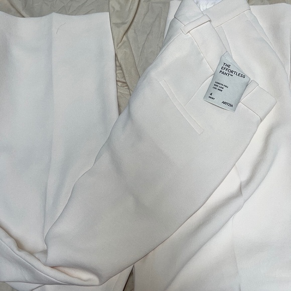 Aritzia Effortless Pant Crepette Lo Rise Light Birch - Picture 1 of 3